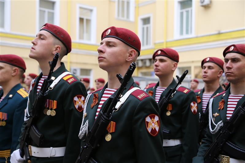 В УПРАВЛЕНИИ СЕВЕРО-ЗАПАДНОГО ОКРУГА ВОЙСК НАЦИОНАЛЬНОЙ ГВАРДИИ РОССИЙСКОЙ ФЕДЕРАЦИИ ПРОШЛО ТОРЖЕСТВЕННОЕ НАГРАЖДЕНИЕ ЛИЧНОГО СОСТАВА ПАРАДНОГО РАСЧЕТА