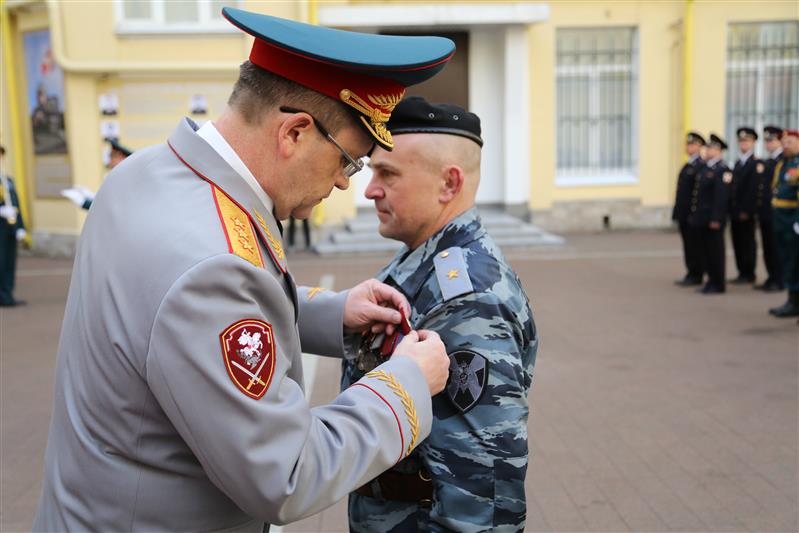В УПРАВЛЕНИИ СЕВЕРО-ЗАПАДНОГО ОКРУГА ВОЙСК НАЦИОНАЛЬНОЙ ГВАРДИИ РОССИЙСКОЙ ФЕДЕРАЦИИ ПРОШЛО ТОРЖЕСТВЕННОЕ НАГРАЖДЕНИЕ ЛИЧНОГО СОСТАВА ПАРАДНОГО РАСЧЕТА