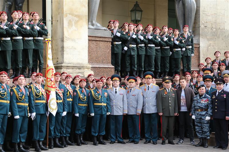 В УПРАВЛЕНИИ СЕВЕРО-ЗАПАДНОГО ОКРУГА ВОЙСК НАЦИОНАЛЬНОЙ ГВАРДИИ РОССИЙСКОЙ ФЕДЕРАЦИИ ПРОШЛО ТОРЖЕСТВЕННОЕ НАГРАЖДЕНИЕ ЛИЧНОГО СОСТАВА ПАРАДНОГО РАСЧЕТА