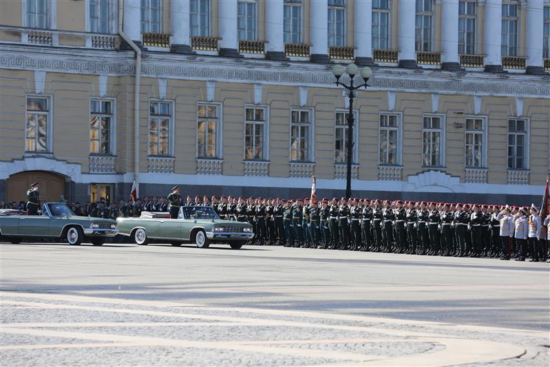 В Санкт-Петербурге на Дворцовой площади прошла генеральная репетиция Парада Победы