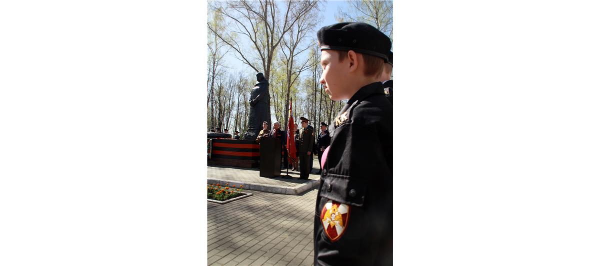 Приволжцы, участвующие во Всероссийском памятном автопробеге Росгвардии, посетили Сурский рубеж обороны и Саранское мемориальное кладбище (фото, видео) 