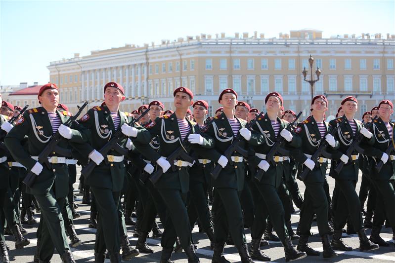 В Санкт-Петербурге на Дворцовой площади прошла генеральная репетиция Парада Победы