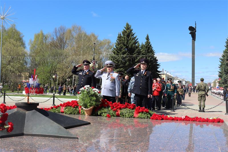 Военнослужащие и сотрудники Приволжского округа войск национальной гвардии чествовали ветеранов и приняли участие в праздничных мероприятиях посвященных Дню Победы