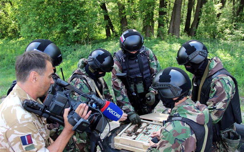 Журналисты посетили полевой лагерь ОМОН под Воронежем (фото, видео)