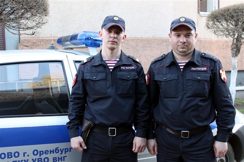 В Оренбурге сотрудники Росгвардии вернули домой потерявшегося 77-летнего пенсионера