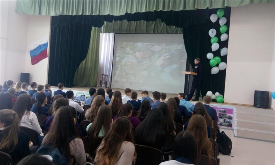 Росгвардейцы проводят в школах ЯНАО Уроки мужества, посвященные Дню Победы