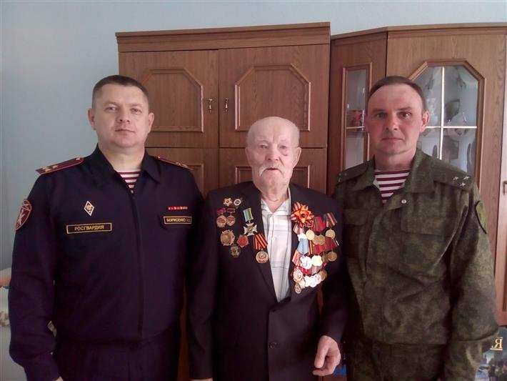 Ветеранов Великой Отечественной войны поздравили с Днём Победы руководители территориальных органов Уральского округа Росгвардии