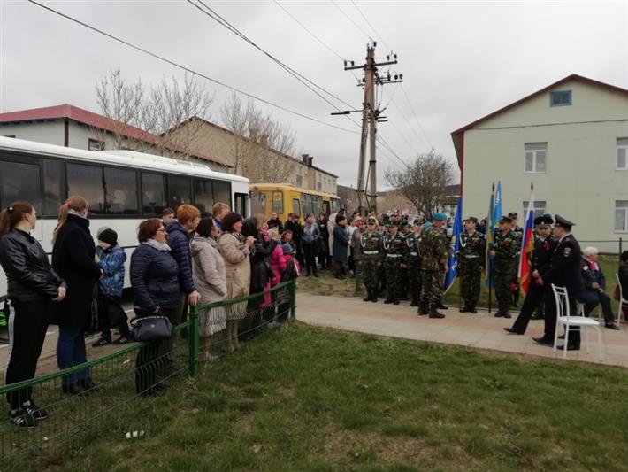 Сотрудники Отдела Росгвардии по Сахалинской области приняли участие в автопробеге "Вахта памяти. Сыны великой победы", посвященном 73-й годовщине окончания Великой Отечественной войны