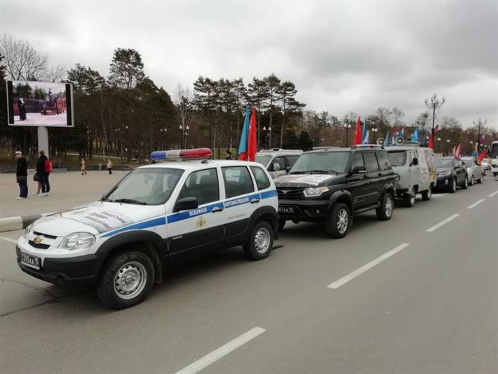 Сотрудники Отдела Росгвардии по Сахалинской области приняли участие в автопробеге "Вахта памяти. Сыны великой победы", посвященном 73-й годовщине окончания Великой Отечественной войны