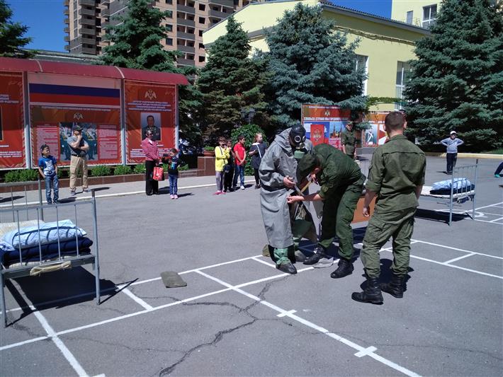 Военнослужащие Росгвардии провели военизированную эстафету, посвящённую памяти Героя России подполковника Михаила Ревенко 