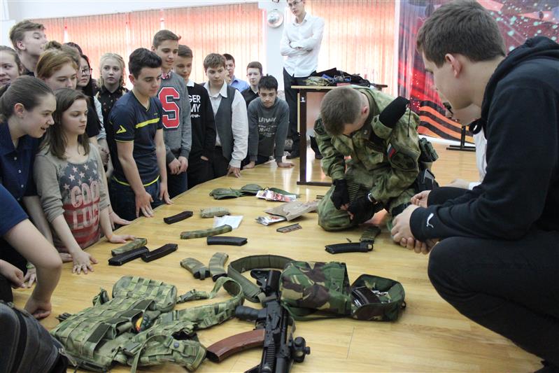 В Самаре сотрудник ОМОН провел для школьников Урок безопасности