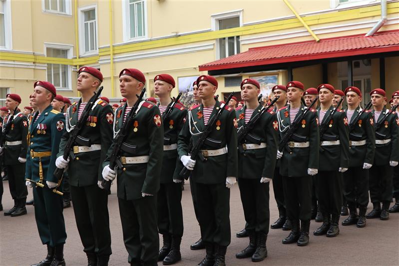 В УПРАВЛЕНИИ СЕВЕРО-ЗАПАДНОГО ОКРУГА ВОЙСК НАЦИОНАЛЬНОЙ ГВАРДИИ РОССИЙСКОЙ ФЕДЕРАЦИИ ПРОШЛО ТОРЖЕСТВЕННОЕ НАГРАЖДЕНИЕ ЛИЧНОГО СОСТАВА ПАРАДНОГО РАСЧЕТА