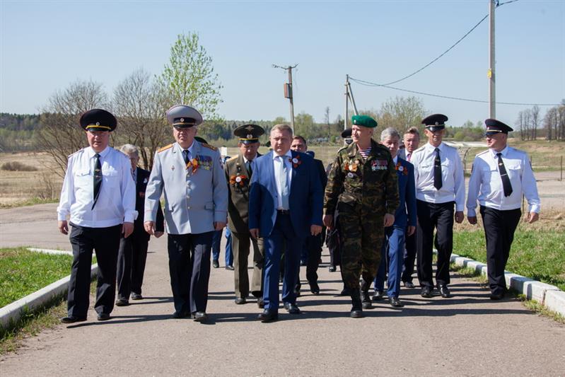 В первый день автопробега «Вахта памяти. Сыны Великой Победы» в Центральном округе войск национальной гвардии Российской Федерации колонна из 7 автомобилей прошла около 300 км и к вечеру остановилась в Вязьме
