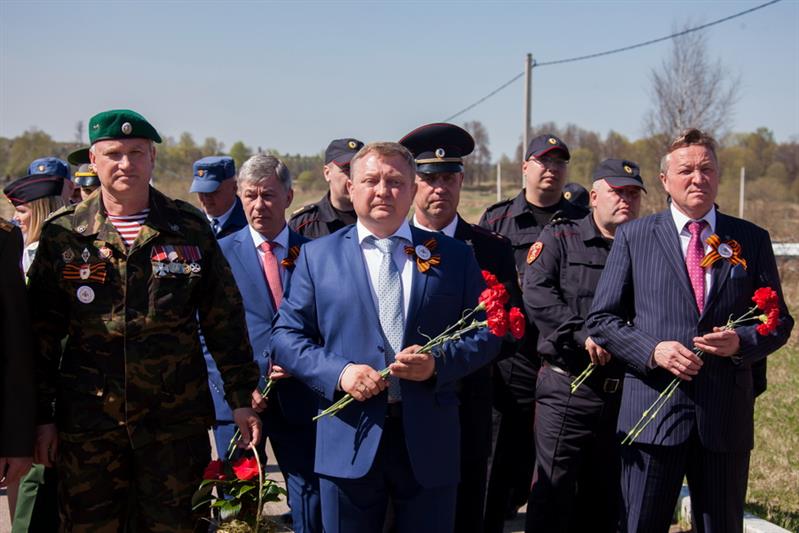 В первый день автопробега «Вахта памяти. Сыны Великой Победы» в Центральном округе войск национальной гвардии Российской Федерации колонна из 7 автомобилей прошла около 300 км и к вечеру остановилась в Вязьме