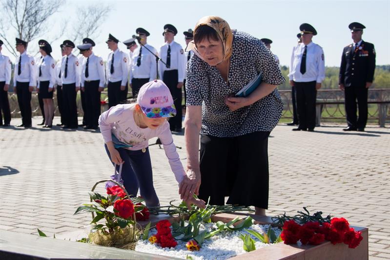 В первый день автопробега «Вахта памяти. Сыны Великой Победы» в Центральном округе войск национальной гвардии Российской Федерации колонна из 7 автомобилей прошла около 300 км и к вечеру остановилась в Вязьме