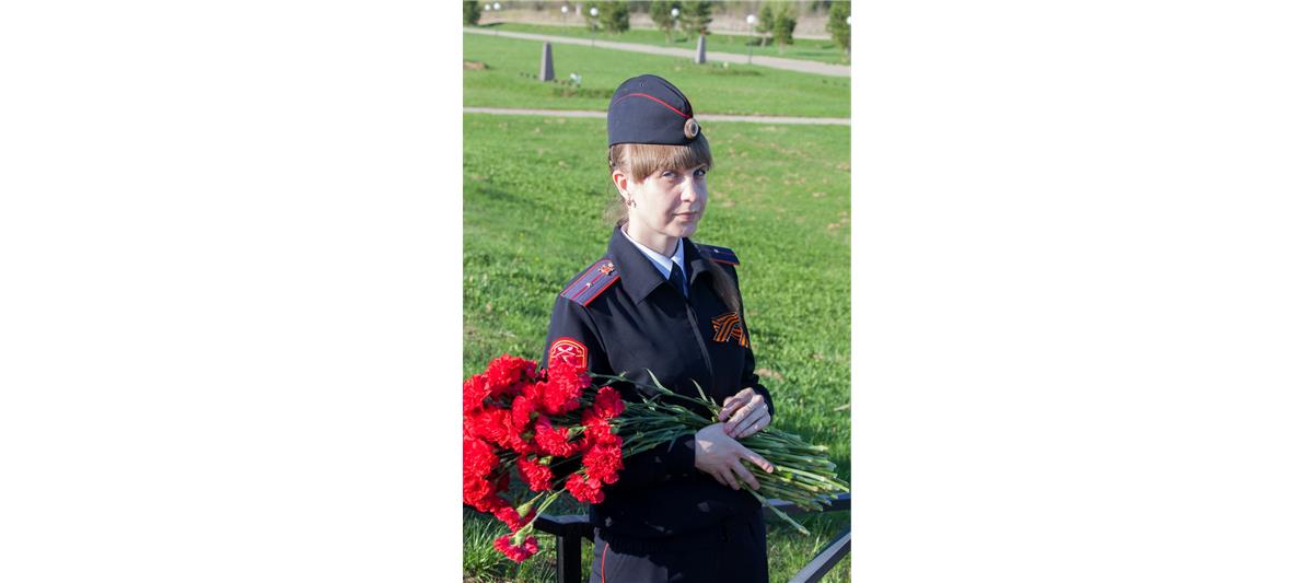 В первый день автопробега «Вахта памяти. Сыны Великой Победы» в Центральном округе войск национальной гвардии Российской Федерации колонна из 7 автомобилей прошла около 300 км и к вечеру остановилась в Вязьме
