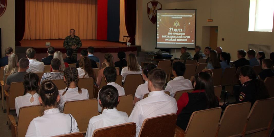 В канун Дня Победы на базе спецподразделений Управления Росгвардии по Саратовской области состоялся День открытых дверей для школьников 