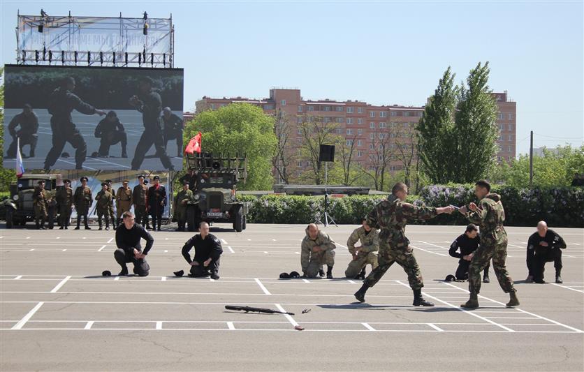 В преддверии Дня Победы в Ростове-на-Дону росгвардейцы приняли участие в студенческом военно-спортивном празднике