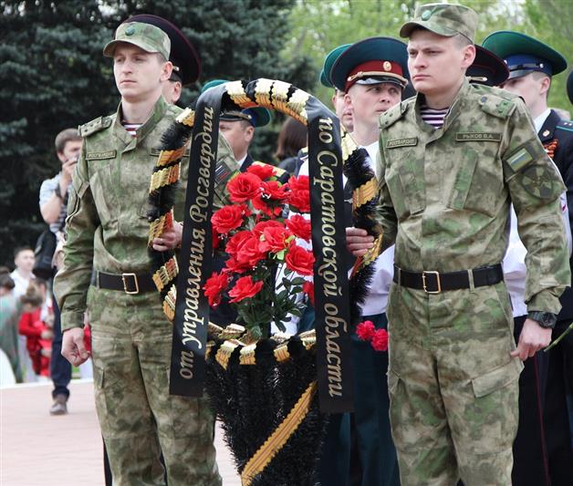 Военнослужащие и сотрудники Приволжского округа войск национальной гвардии чествовали ветеранов и приняли участие в праздничных мероприятиях посвященных Дню Победы
