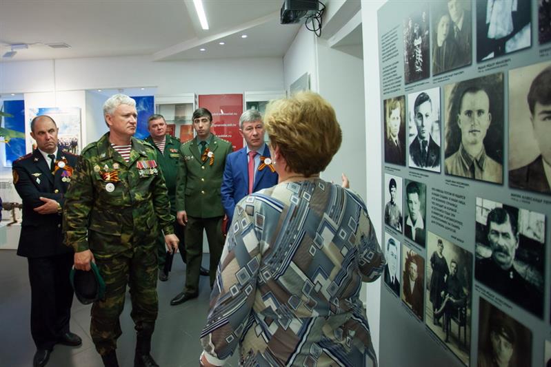 Участники автопробега Росгвардии «Вахта памяти. Сыны Великой Победы» посетили места воинской славы в Смоленской области 