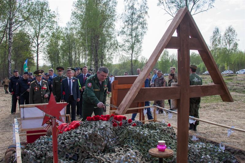 Участники автопробега Росгвардии «Вахта памяти. Сыны Великой Победы» посетили места воинской славы в Смоленской области 