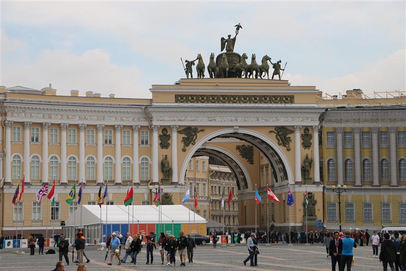 Росгвардейцы обеспечили правопорядок при проведении VIII Петербургского международного юридического форума (фото, видео)