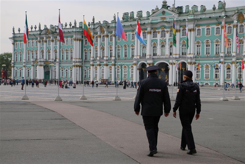 Представители Росгвардии принимают участие в работе VIII Петербургского международного юридического форума