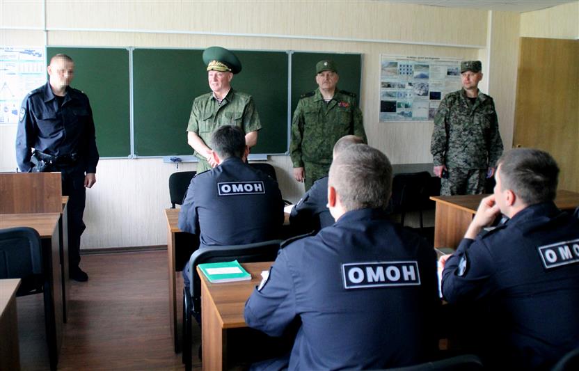 Генерал-полковник Александр Порядин проверил подразделения Росгвардии в Мордовии  