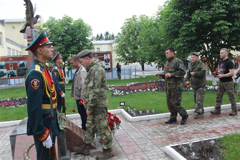 19 мая в  СВКИ ВНГ РФ состоялась военно-патриотическая акция  «Марш Памяти», посвящённая выпускнику  майору Роману Китанину