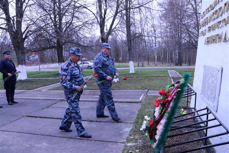 Более 1200 километров автопробега Росгвардии прошла автоколонна в Северо-Западном округе, чтобы отдать дань памяти погибшим в годы Великой Отечественной войны