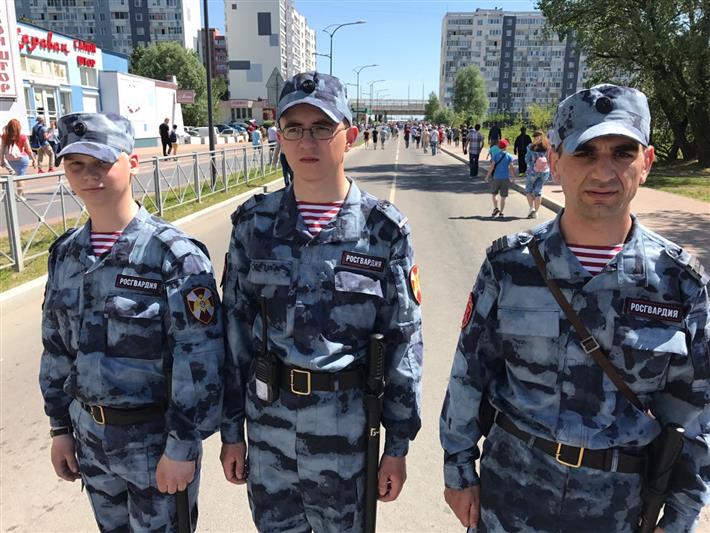 Росгвардейцы обеспечили безопасность граждан во время открытия стадиона «Калининград Арена» (видео)