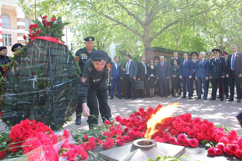 Более 300 росгвардейцев приняли участие в патриотической акции «Бессмертный полк» в Дагестане