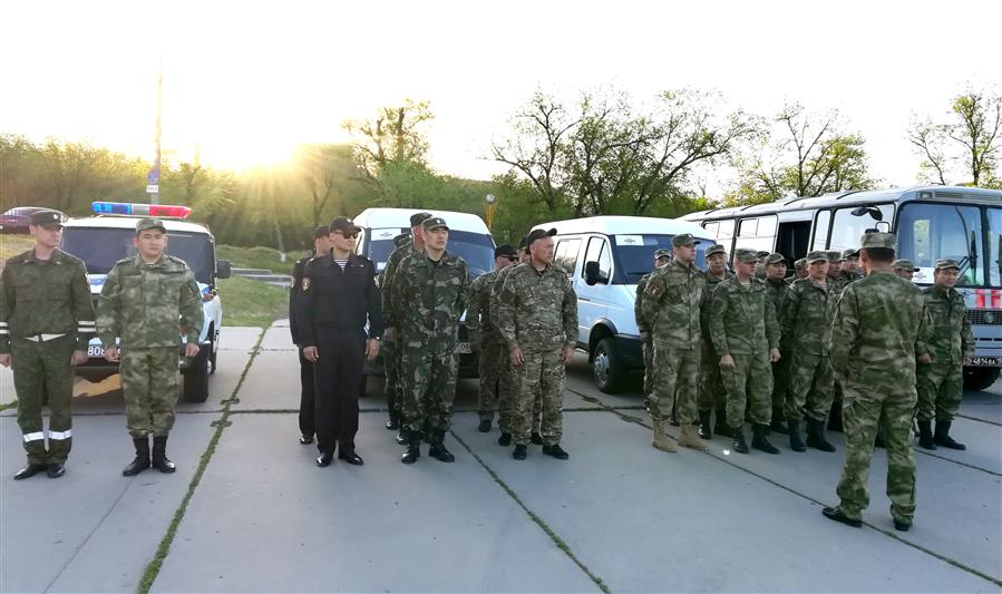 Росгвардейцы Калмыкии на маршруте автопробега «Вахта памяти. Сыны великой Победы» отдали дань уважения подвигу защитников Отечества