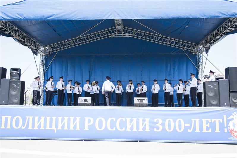 Открытие парка имени 300-летия российской полиции в Краснодаре прошло под музыку оркестра Росгвардии 