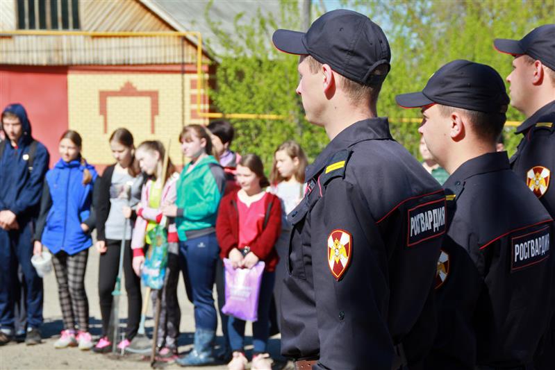 В Ардатовском районе Мордовии школьники и росгвардейцы провели совместную акцию