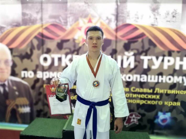 Сотрудник абаканского ОМОН стал серебряным призёром межрегионального турнира по армейскому рукопашному бою