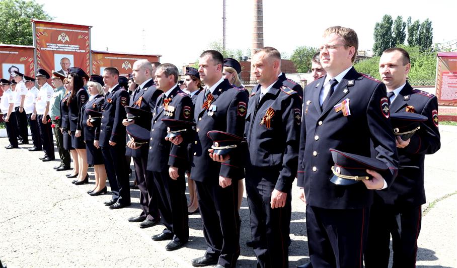 В Южном округе Росгвардии дан старт автопробегу, посвященному 73-летию Победы в Великой Отечественной войне