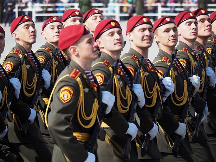 В Сибирском округе военнослужащие и сотрудники Росгвардии приняли участие в двух парадах и двадцати трёх шествиях, посвящённых Дню Победы