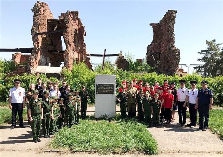 В Волгограде росгвардейцы, присоединившись к общероссийскому автопробегу «Вахта памяти. Сыны Великой Победы», посетили места воинской славы