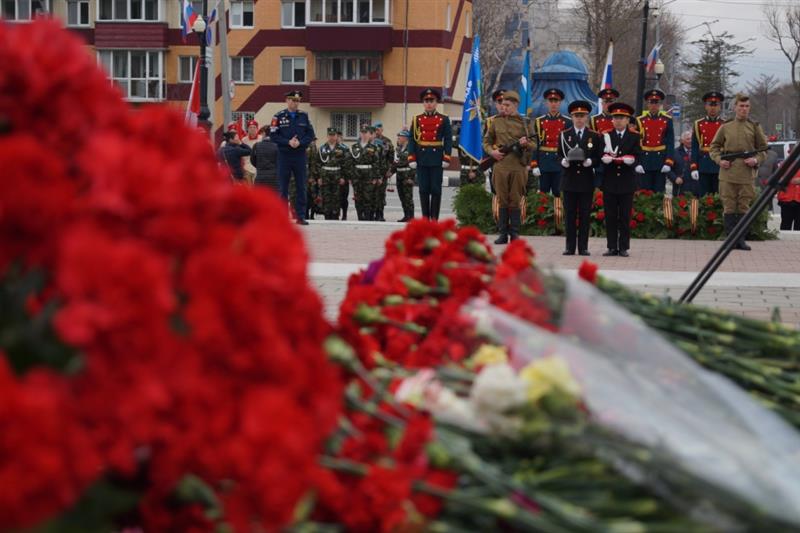 Сотрудники Отдела Росгвардии по Сахалинской области приняли участие в автопробеге "Вахта памяти. Сыны великой победы", посвященном 73-й годовщине окончания Великой Отечественной войны