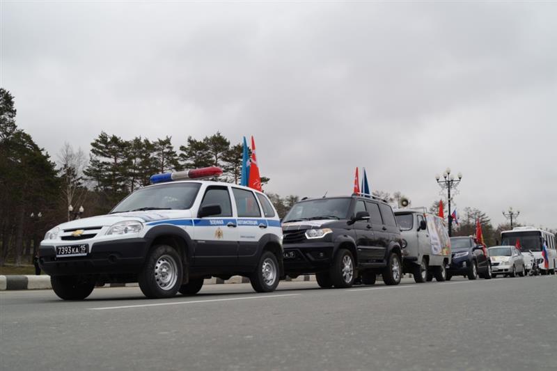 Сотрудники Отдела Росгвардии по Сахалинской области приняли участие в автопробеге "Вахта памяти. Сыны великой победы", посвященном 73-й годовщине окончания Великой Отечественной войны
