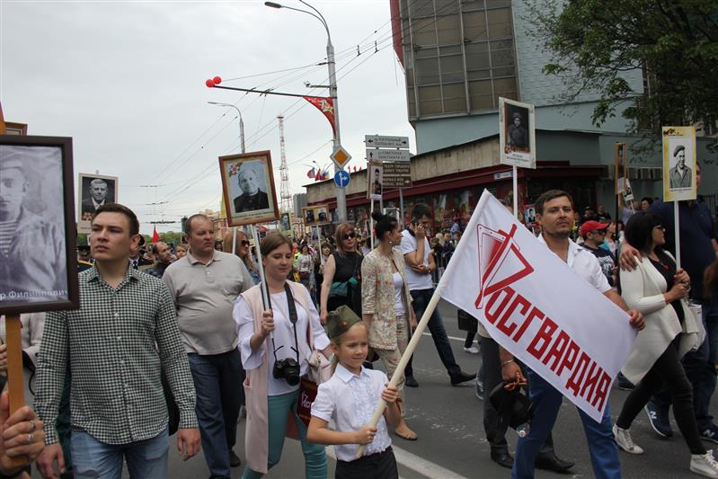 В Ростове-на-Дону, Краснодаре, Астрахани, Волгограде, Элисте, Майкопе, Севастополе, Симферополе и других городах Южного округа ВНГ состоялись военные парады
