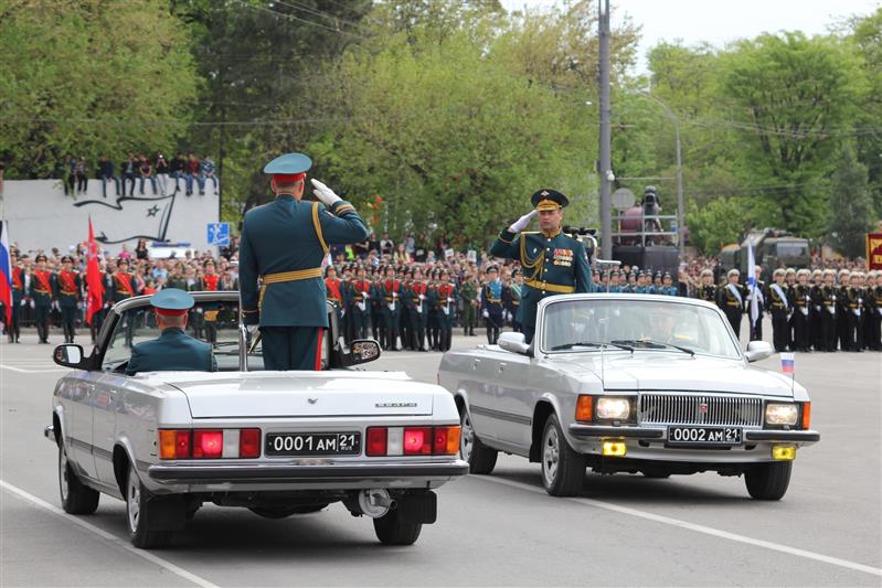 В Ростове-на-Дону, Краснодаре, Астрахани, Волгограде, Элисте, Майкопе, Севастополе, Симферополе и других городах Южного округа ВНГ состоялись военные парады