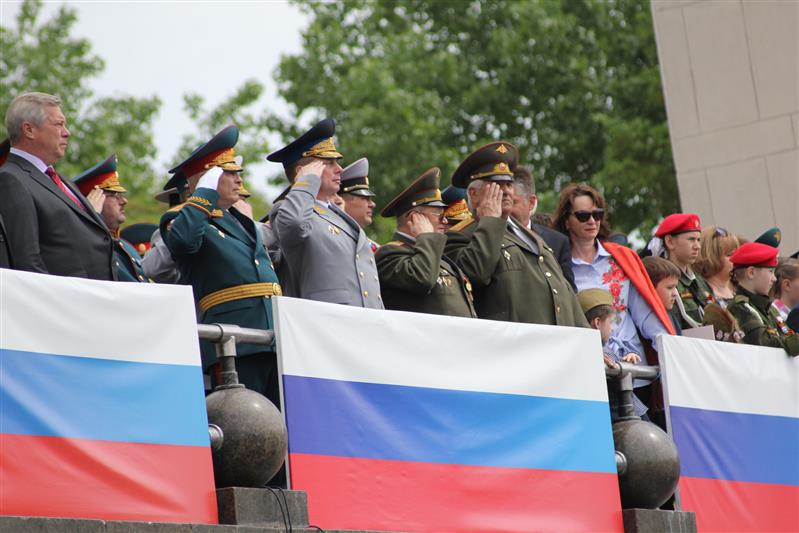 В Ростове-на-Дону, Краснодаре, Астрахани, Волгограде, Элисте, Майкопе, Севастополе, Симферополе и других городах Южного округа ВНГ состоялись военные парады