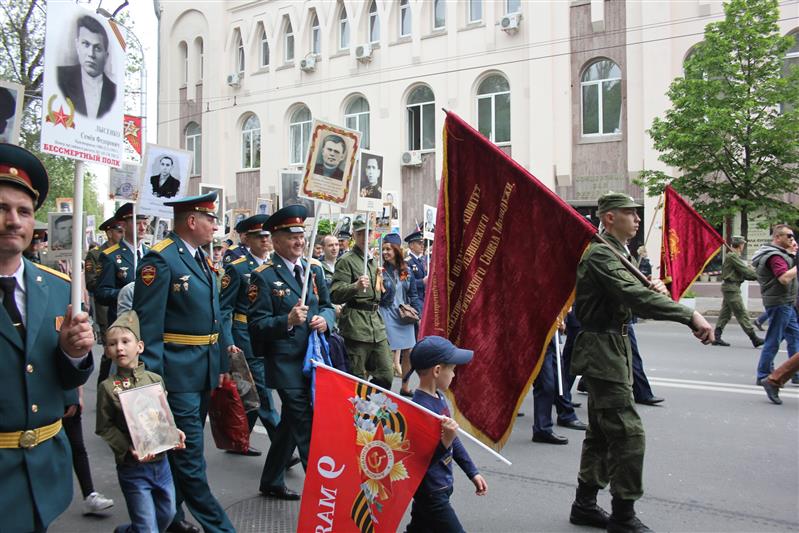 В Ростове-на-Дону, Краснодаре, Астрахани, Волгограде, Элисте, Майкопе, Севастополе, Симферополе и других городах Южного округа ВНГ состоялись военные парады