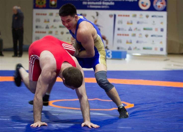 Росгвардеец из Бурятии стал чемпионом Сибирского федерального округа по вольной борьбе 