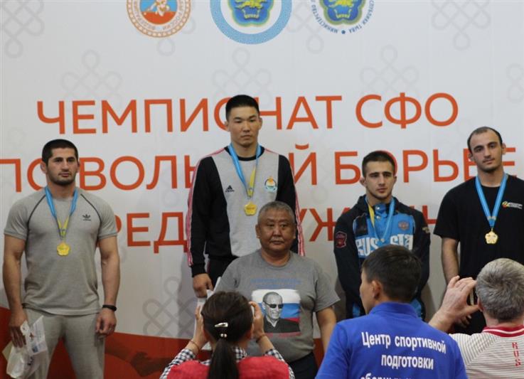 Росгвардеец из Бурятии стал чемпионом Сибирского федерального округа по вольной борьбе