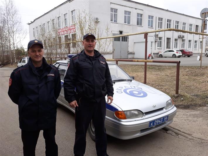 Сотрудники вневедомственной охраны Росгвардии в трех городах Уральского федерального округа задержали граждан, подозреваемых в убийстве, нанесении ножевого ранения, а также в совершении грабежа