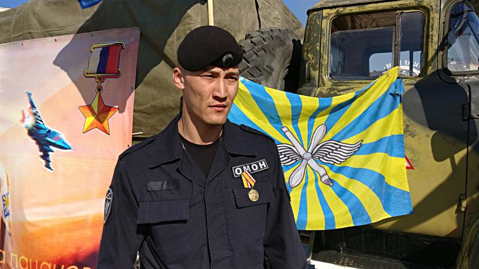 В Якутске при содействии совета ветеранов территориального управления Росгвардии проведено молодежное патриотическое мероприятие, посвященное погибшему в Сирии российскому лётчику 