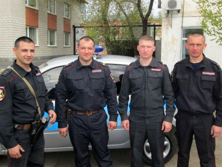 В Алтайском крае благодаря росгвардейцам заключён под стражу злоумышленник, вооружённый холодным оружием и револьвером 